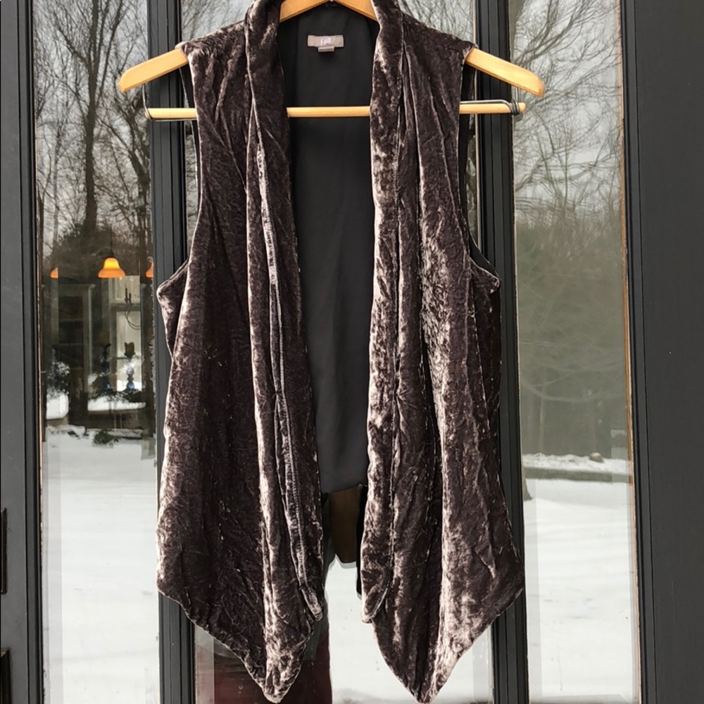 J. Jill stunning vest in crushed velvet